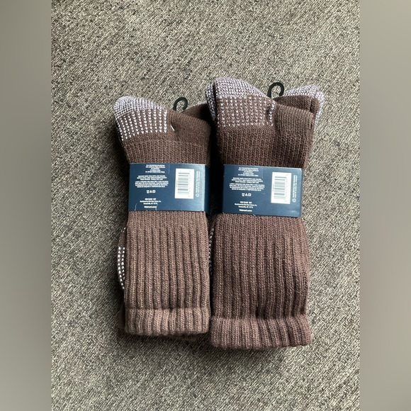 NWT 4 Pairs of Men’s Socks - Picture 2 of 2